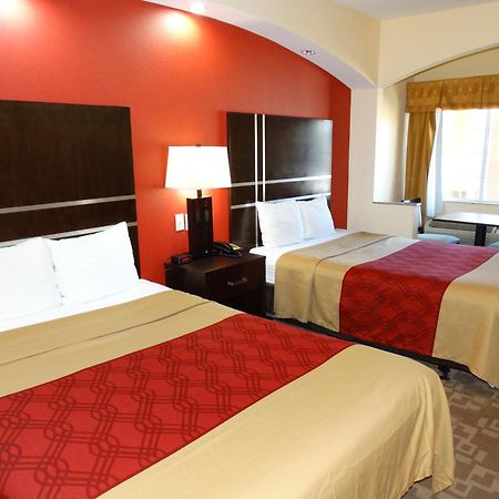 Regency Inn & Suites - باي تاون الغرفة الصورة